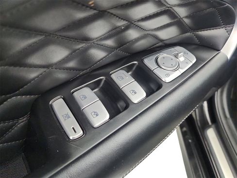 Used 2019 Genesis G70 2.0T Advanced w/ Dynamic Package image 21