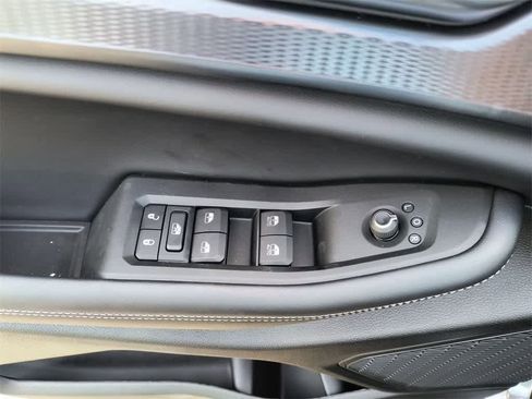 New 2025 Jeep Grand Cherokee L Laredo image 13