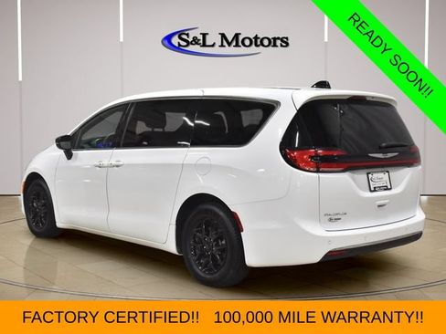 Certified 2025 Chrysler Pacifica Select FWD image 5