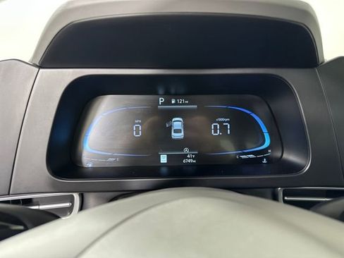 Used 2025 Hyundai Elantra SE w/ Cargo Package image 17