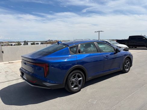 Used 2025 Kia K4 FWD image 2