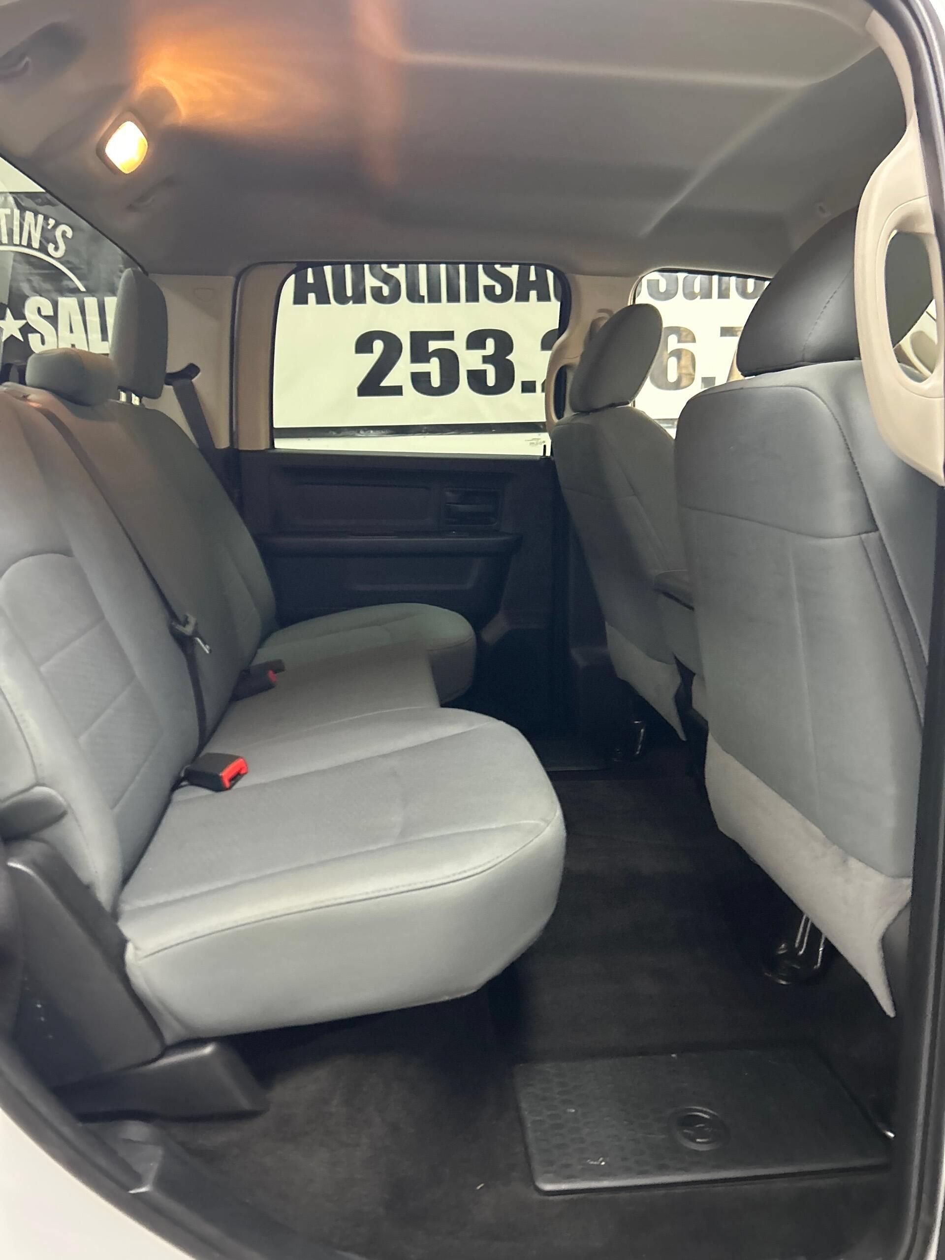 Used 2018 RAM 2500 Tradesman w/ Chrome Appearance Group AWD/4WD image 12