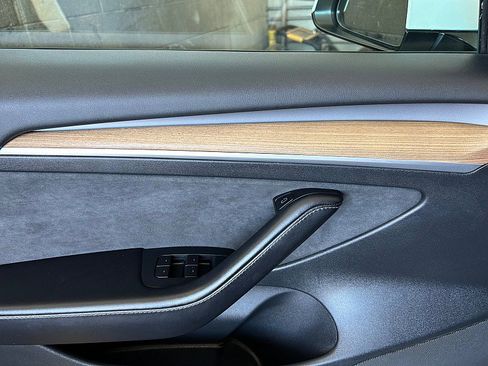 Used 2021 Tesla Model 3 Standard Range Plus image 51