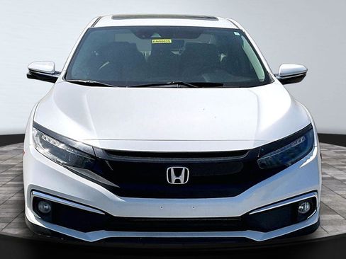 Used 2019 Honda Civic Touring image 2