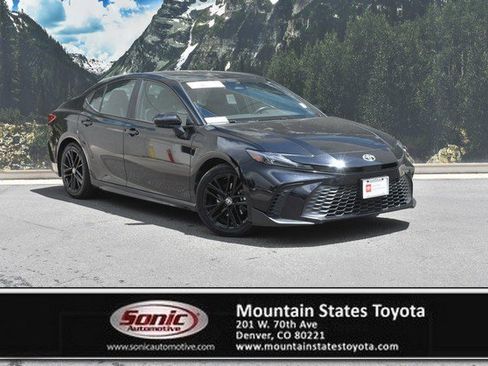 Certified 2025 Toyota Camry SE FWD image 1
