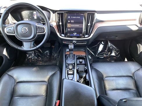 Used 2021 Volvo S60 T5 Momentum FWD image 17