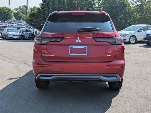 New 2025 Mitsubishi Outlander SEL image 4