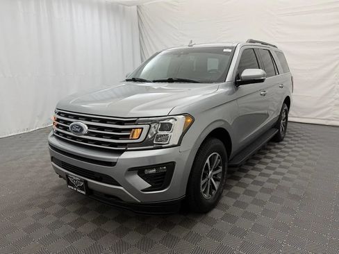 Used 2020 Ford Expedition XLT w/ Equipment Group 201A AWD/4WD image 2
