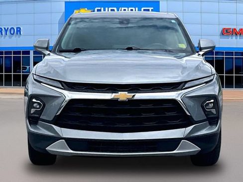 Used 2024 Chevrolet Blazer LT FWD image 2
