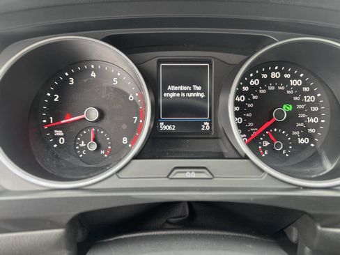 Used 2018 Volkswagen Tiguan SE w/ Panoramic Sunroof Package image 13