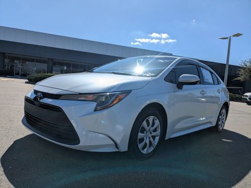 Used 2023 Toyota Corolla LE image 8