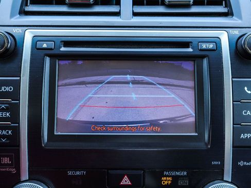 Used 2012 Toyota Camry SE w/ Leather Pkg FWD image 9