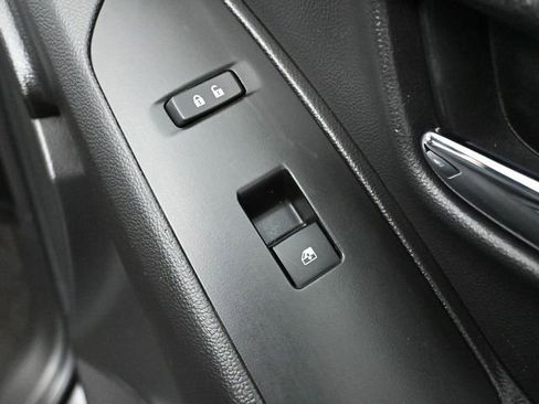 Used 2019 Chevrolet Trax LT w/ LT Convenience Package image 38