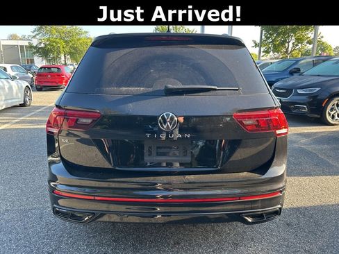 Used 2024 Volkswagen Tiguan SE R-Line image 2