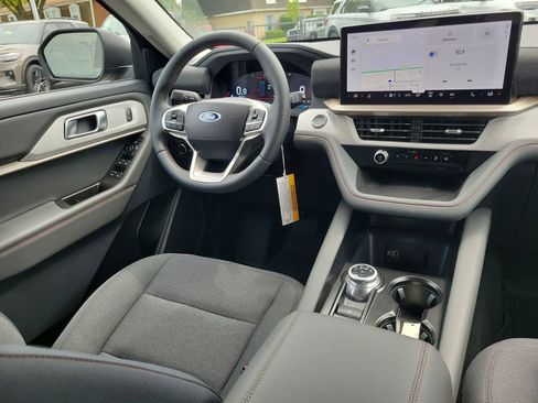 New 2026 Ford Explorer Active AWD/4WD image 13