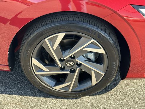 Used 2024 Hyundai Elantra SEL w/ Convenience Package image 15