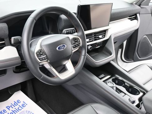 Used 2025 Ford Explorer Active w/ Active Comfort Package AWD/4WD image 15