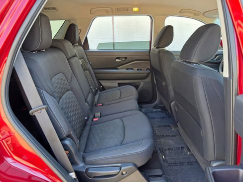 Used 2022 Nissan Pathfinder SV image 36