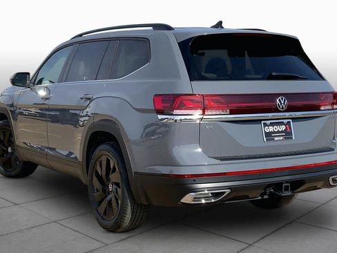 New 2026 Volkswagen Atlas SE FWD image 11