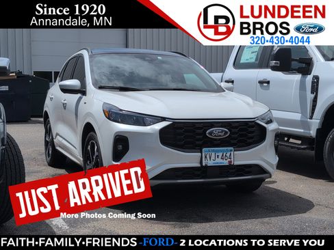 Used 2023 Ford Escape ST-Line Select w/ Tech Pack #2 AWD/4WD image 1