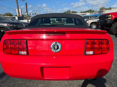 Used 2008 Ford Mustang Deluxe Convertible image 6