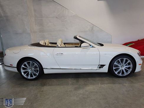 Used 2022 Bentley Continental GT AWD/4WD image 15