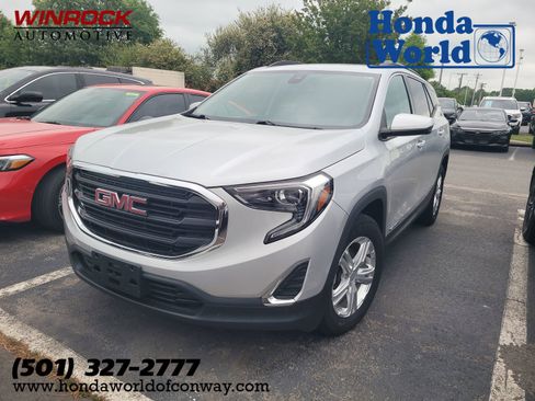 Used 2020 GMC Terrain SLE w/ Driver Convenience Package FWD image 1