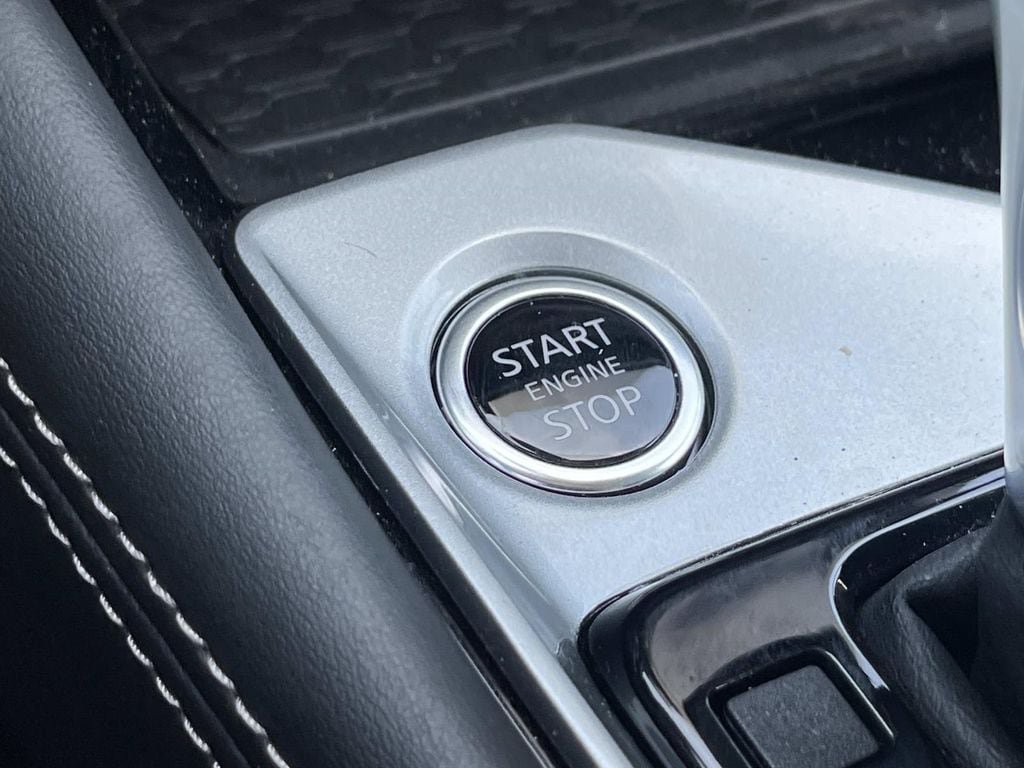 Used 2024 Nissan Altima 2.5 SL FWD image 32