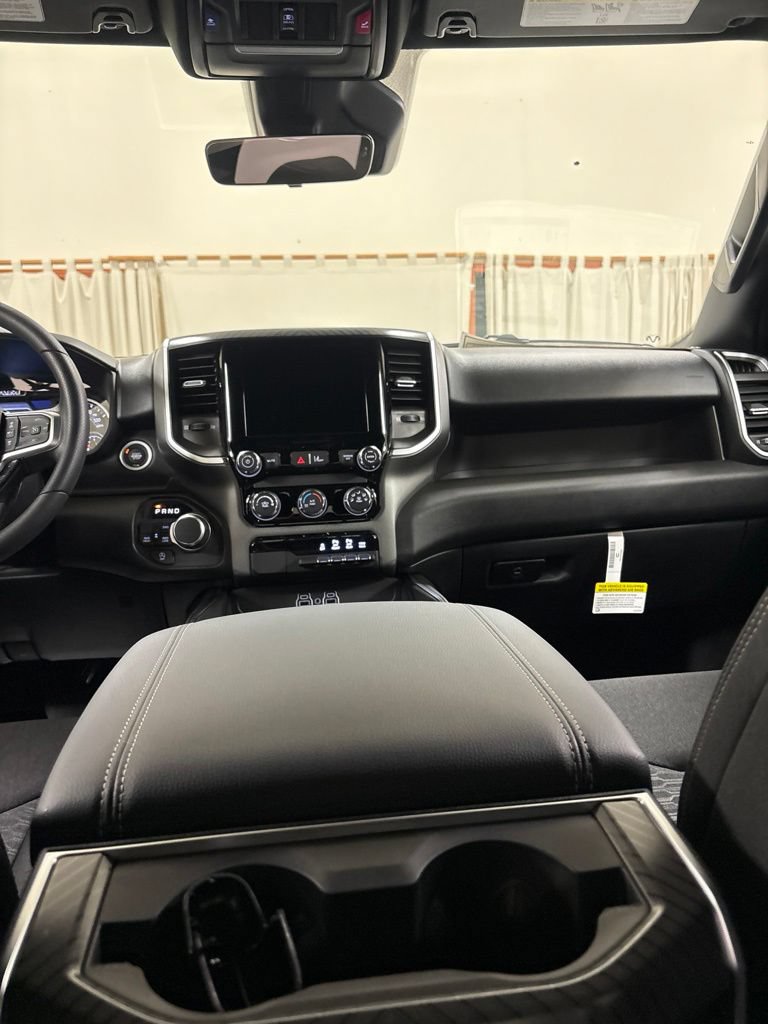 New 2026 RAM 1500 Express AWD/4WD image 19