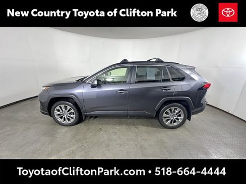 Used 2023 Toyota RAV4 XLE Premium image 6