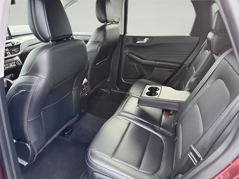 Used 2021 Ford Escape Titanium image 33