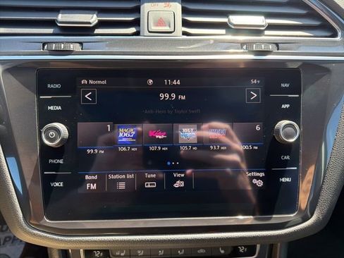 Used 2020 Volkswagen Tiguan SEL image 15