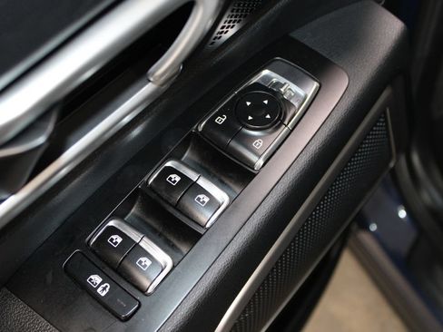 Used 2025 Kia Telluride S FWD image 21