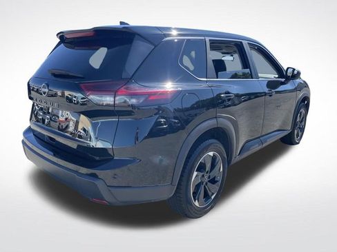 Used 2024 Nissan Rogue SV AWD/4WD image 8