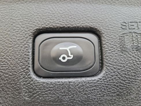 Used 2024 Ford Edge SEL w/ Convenience Package image 10