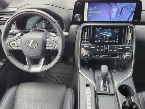 Used 2026 Lexus LX 700h Luxury w/ Appearance Package AWD/4WD image 28