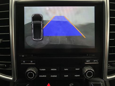 Used 2018 Porsche Cayenne S image 25