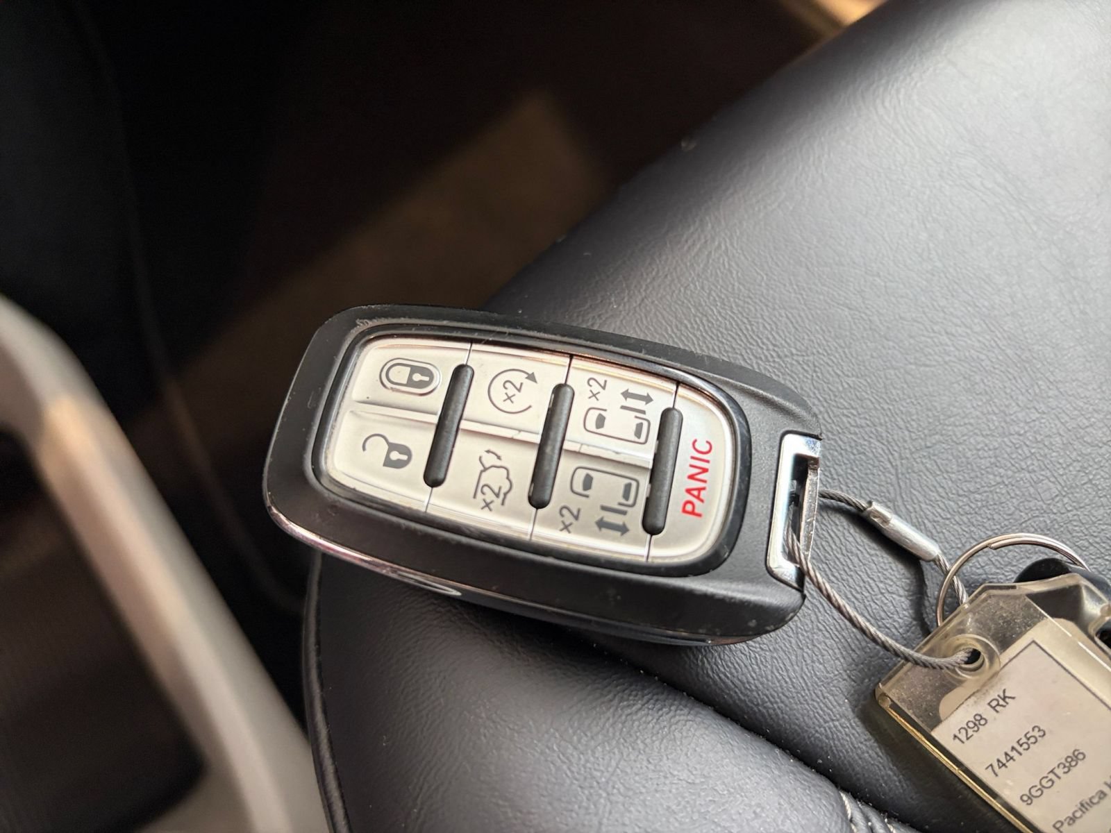 Used 2023 Chrysler Pacifica Touring-L FWD image 20