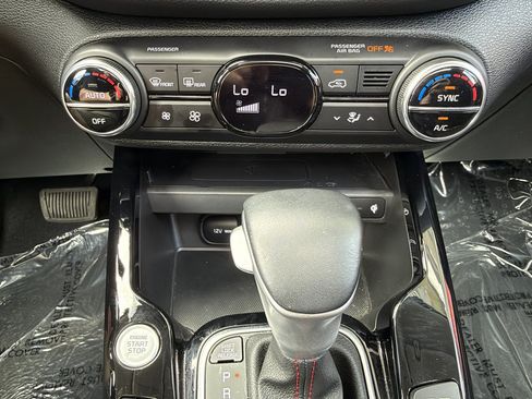 Used 2025 Kia Soul GT-Line w/ GT-Line Technology Package FWD image 24
