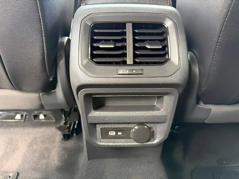 Used 2024 Volkswagen Tiguan Wolfsburg Edition AWD/4WD image 16