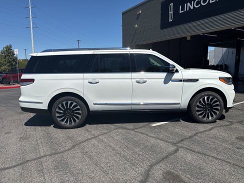 Used 2022 Lincoln Navigator L Black Label image 4