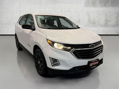 Used 2019 Chevrolet Equinox LS image 3