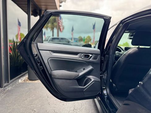 Used 2025 Honda Civic Sport image 15