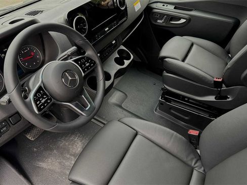 Used 2024 Mercedes-Benz Sprinter 144 Cargo image 9