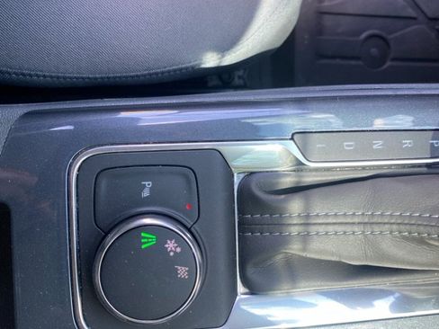 Used 2019 Chevrolet Blazer LT FWD image 17