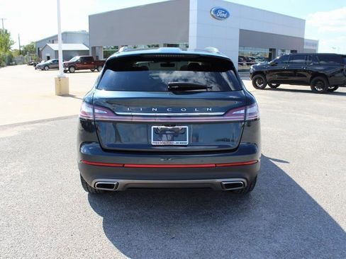 Used 2023 Lincoln Nautilus Reserve image 10