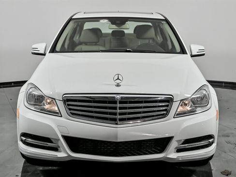 Used 2014 Mercedes-Benz C 250 Sedan image 4