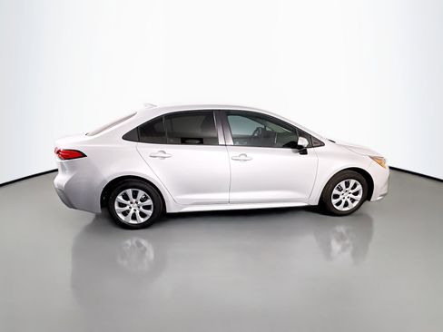 Used 2021 Toyota Corolla LE FWD image 11