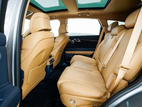 Used 2024 Genesis GV80 3.5T w/ Advanced Package image 8