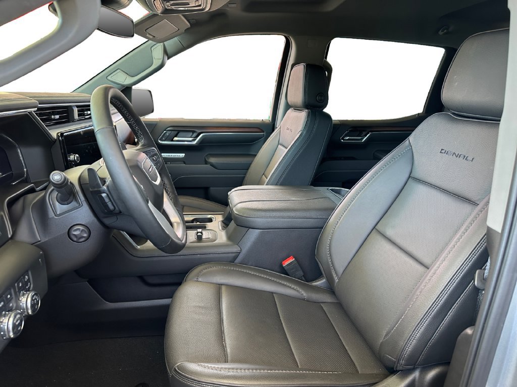 Used 2025 GMC Sierra 1500 Denali AWD/4WD image 8